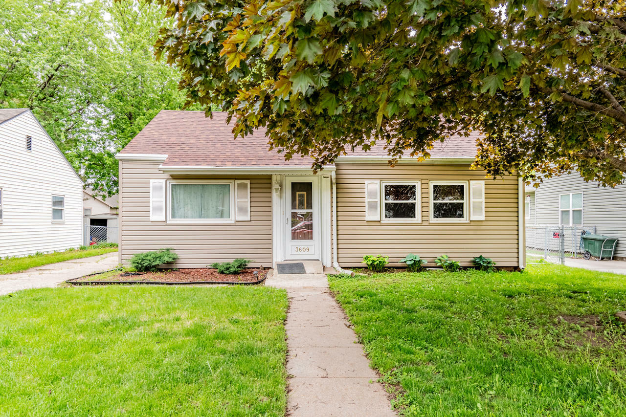 Property Photo:  3609 Avenue D  IA 51501 