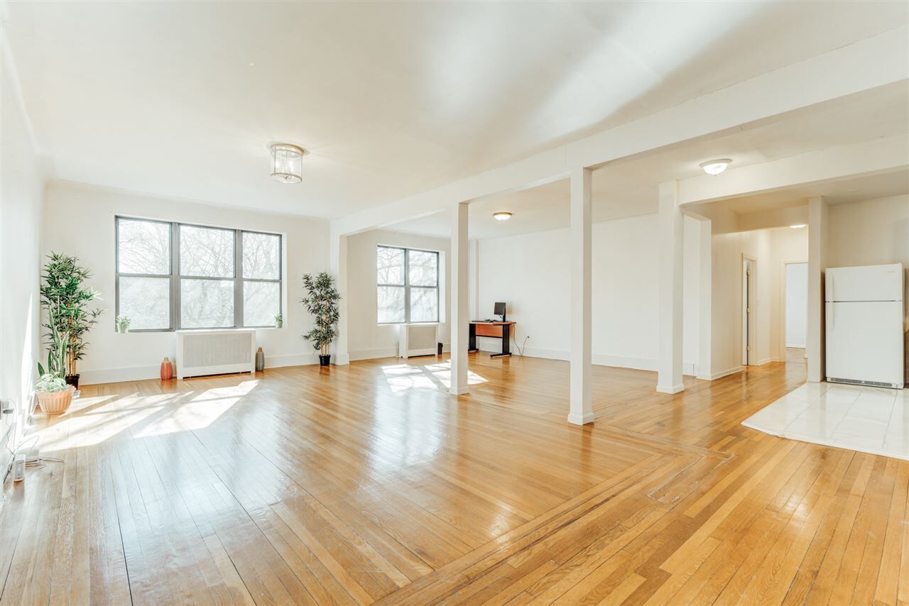 Property Photo:  117 Kensington Ave 304  NJ 07304 