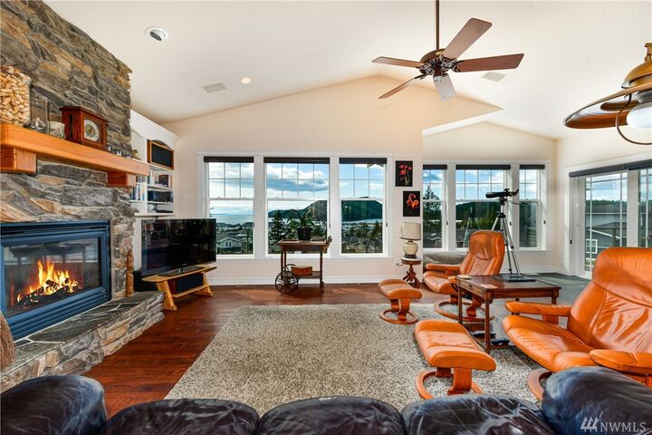 Property Photo: 5216 Maritime Ct WA 98221