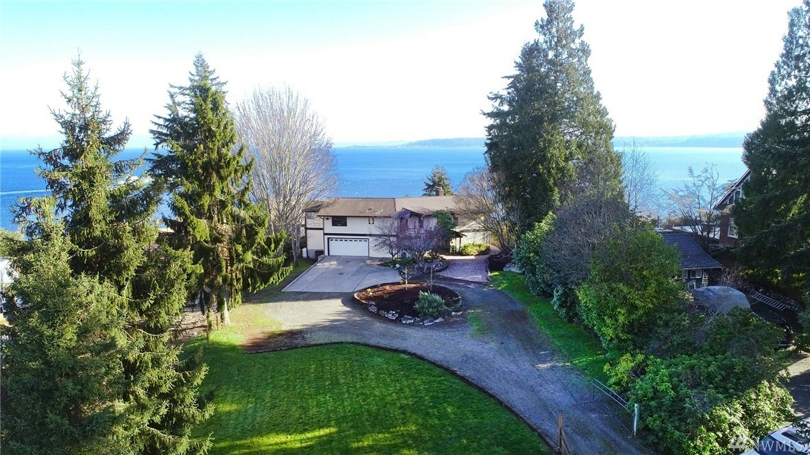 Property Photo:  9900 SW 112th St  WA 98070 