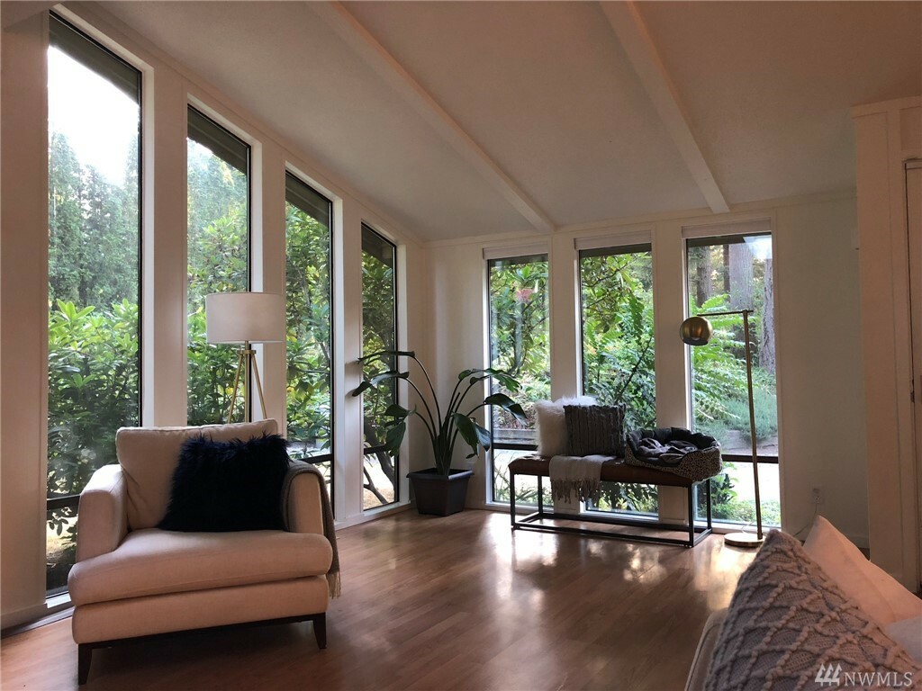 Property Photo: 11944 Miller Rd NE WA 98110