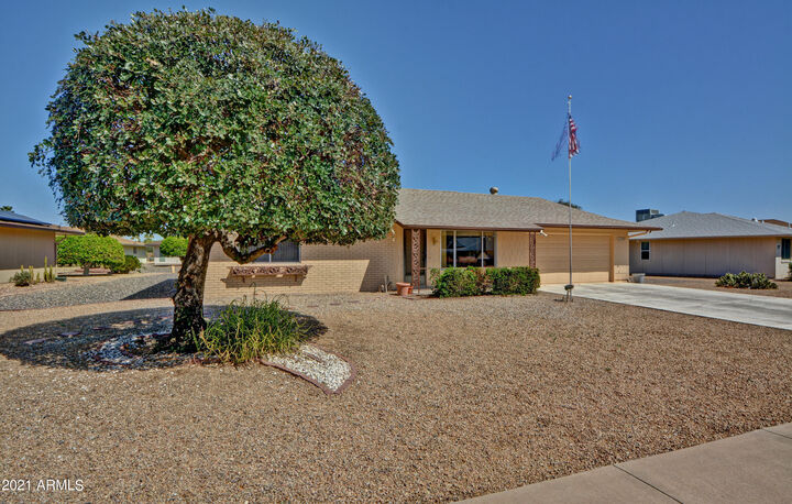 Property Photo: 17627 N Whispering Oaks Drive AZ 85375