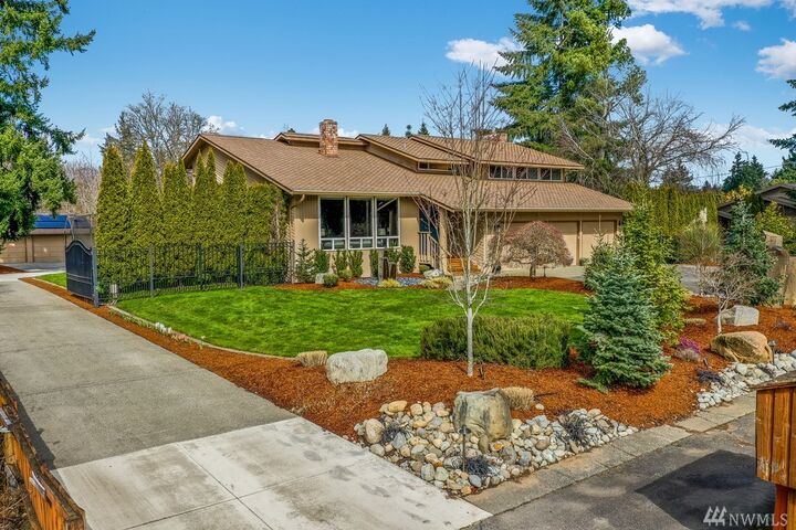 Property Photo:  14404 SE 216th St  WA 98042 