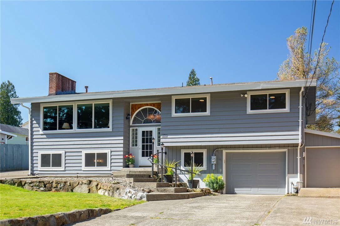 Property Photo:  10425 25th Ave SW  WA 98146 