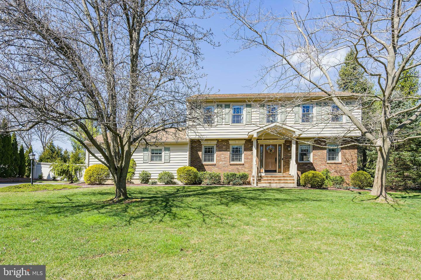 Property Photo:  10 Forman Avenue  NJ 08831 