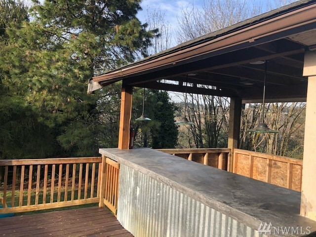 Property Photo: 5340 S 140th St WA 98168