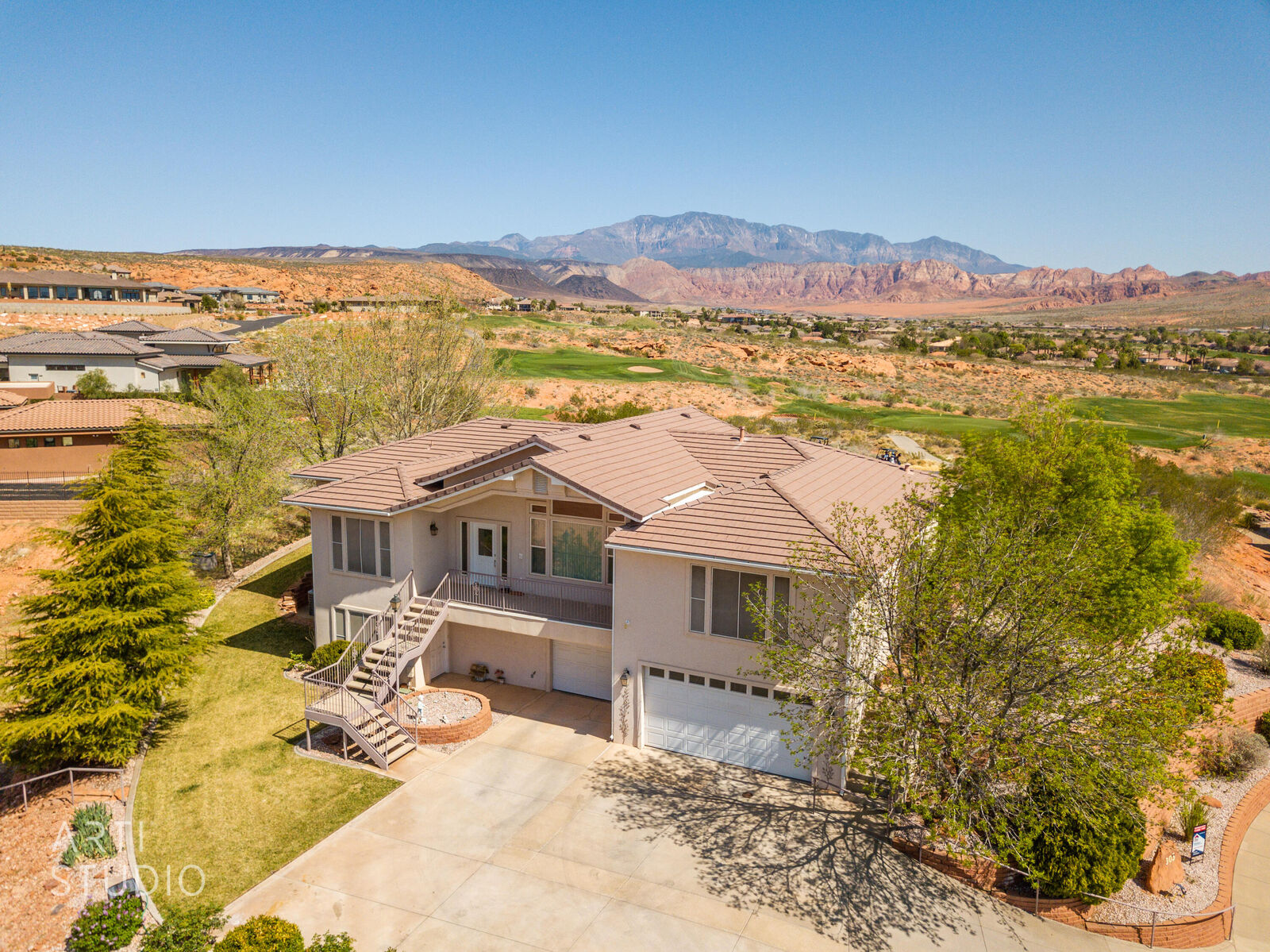Property Photo: 305 N Tee Loop Dr UT 84780