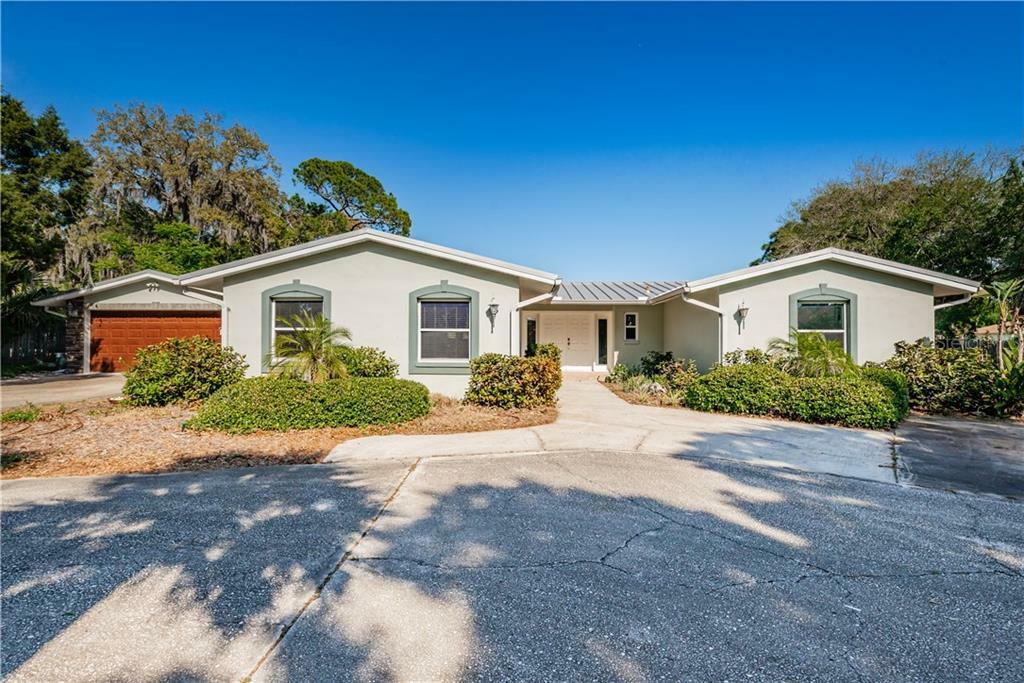 Property Photo:  1017 S Florida Avenue  FL 34689 