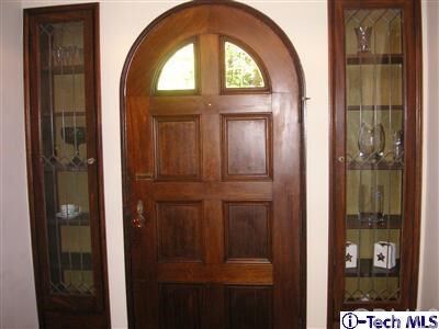 Property Photo:  1091 E Woodbury Road  CA 91104 