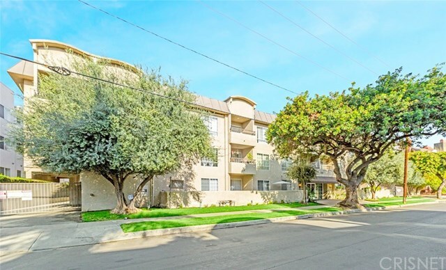 Property Photo:  4647 Willis Avenue 304  CA 91403 