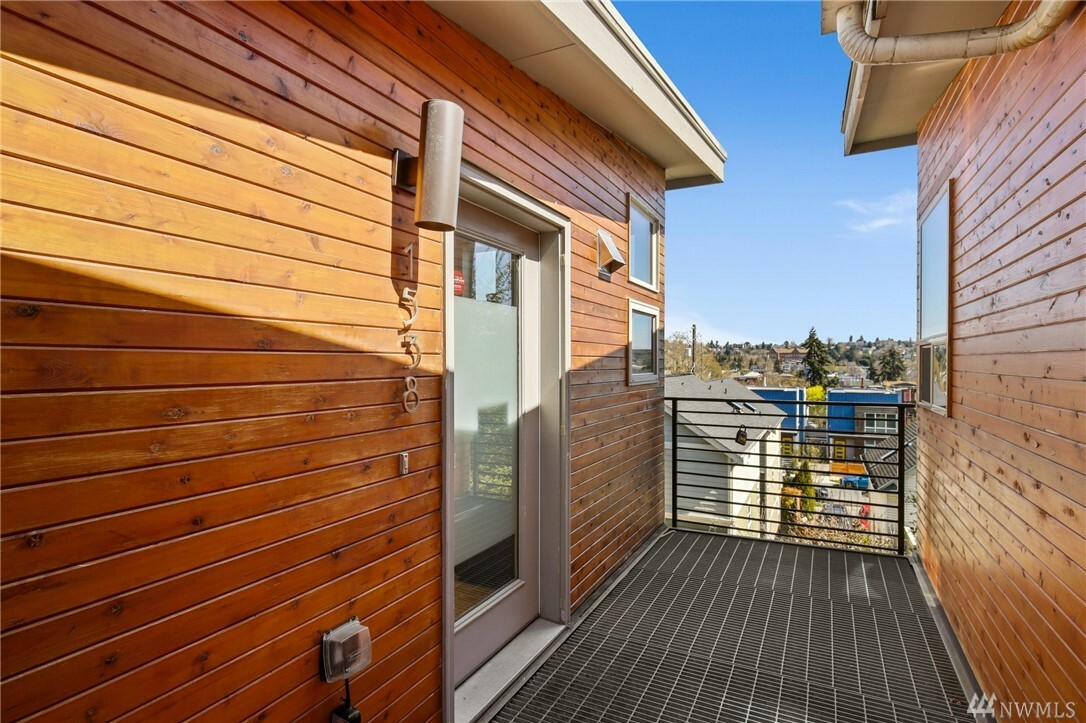 Property Photo: 1538 Sturgus Ave S WA 98144