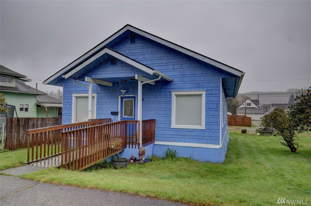 3 bed Hoquiam home for sale: 720 Lincoln St, Hoquiam, WA 98550