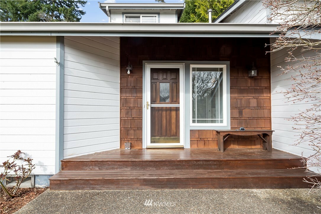 Property Photo:  5202 Durand Place SE  WA 98366 