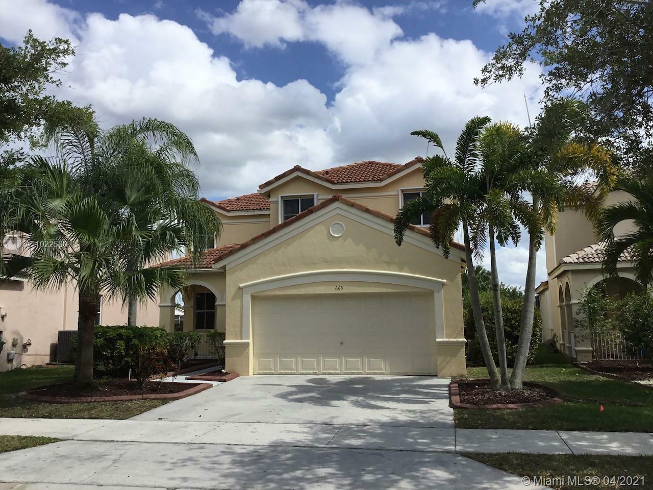 Property Photo:  665 Vista Meadows Drive  FL 33327 