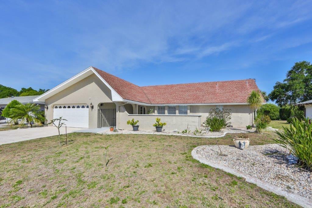 Property Photo:  1517 New Bedford Drive  FL 33573 