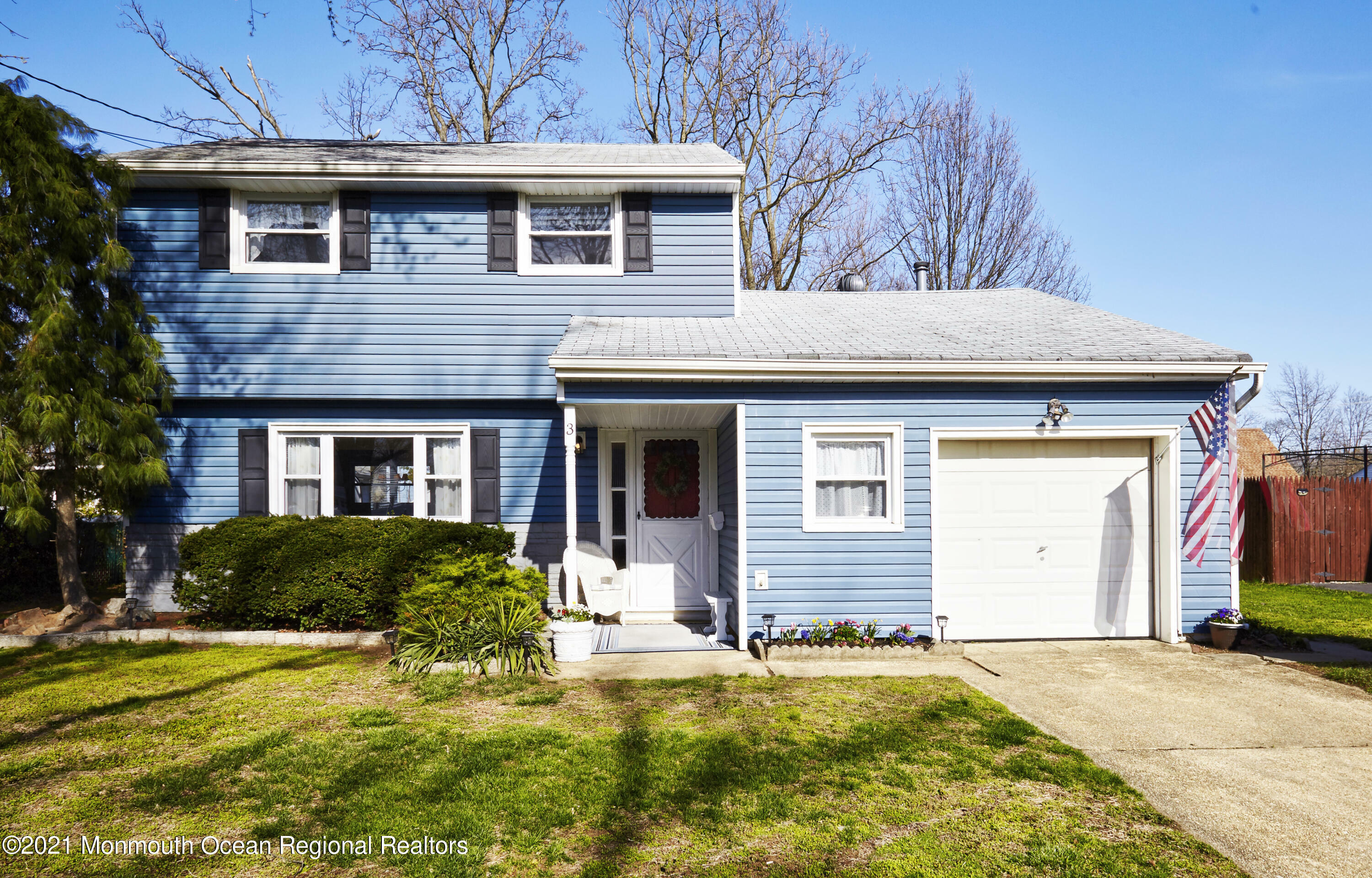 Property Photo:  3 Buttonwood Place  NJ 07730 