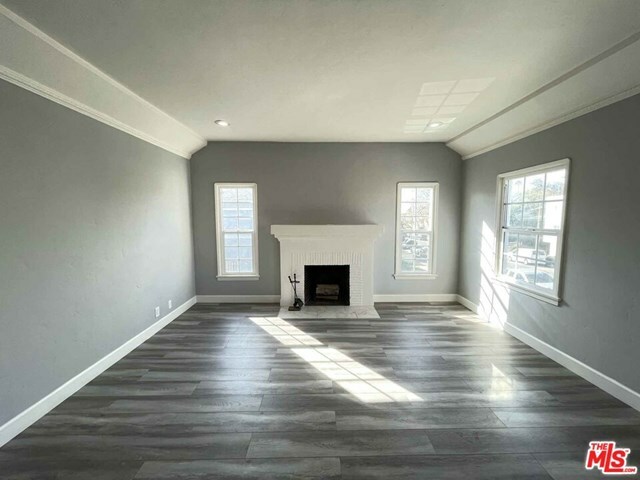 Property Photo:  1146 1/2 S Cochran Avenue  CA 90019 