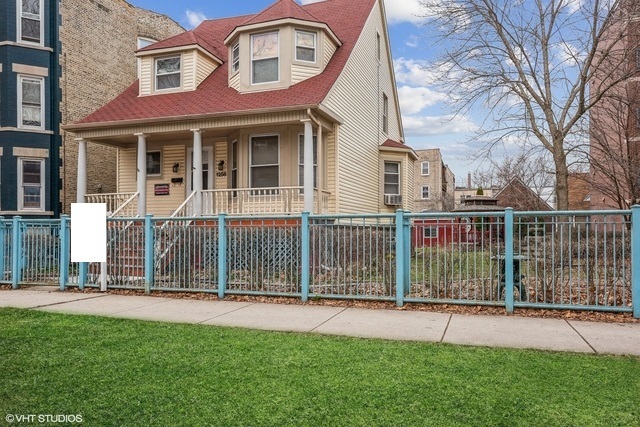 Property Photo: 1258 W Argyle Street IL 60640