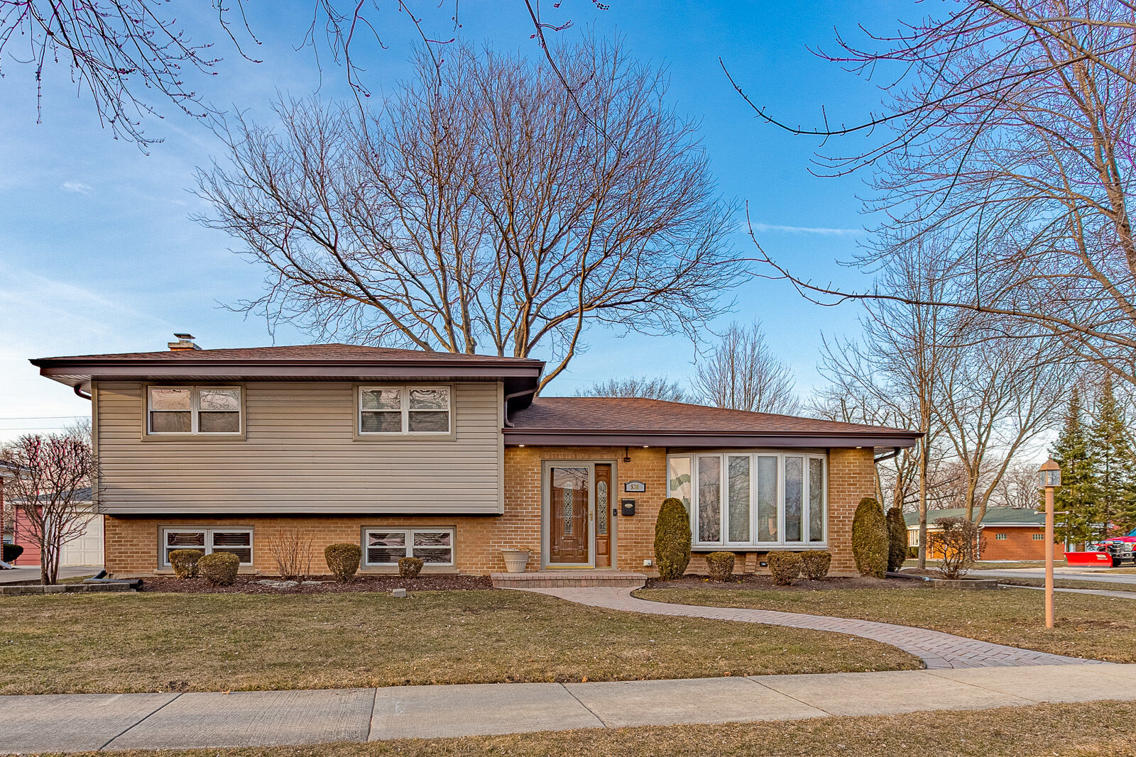 Property Photo:  539 Forest Preserve Drive  IL 60191 