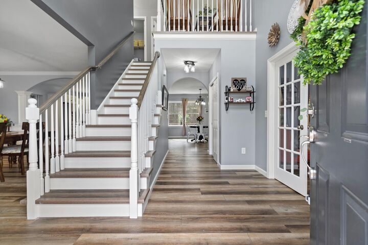 Property Photo: 12 Winchester Way NH 03032