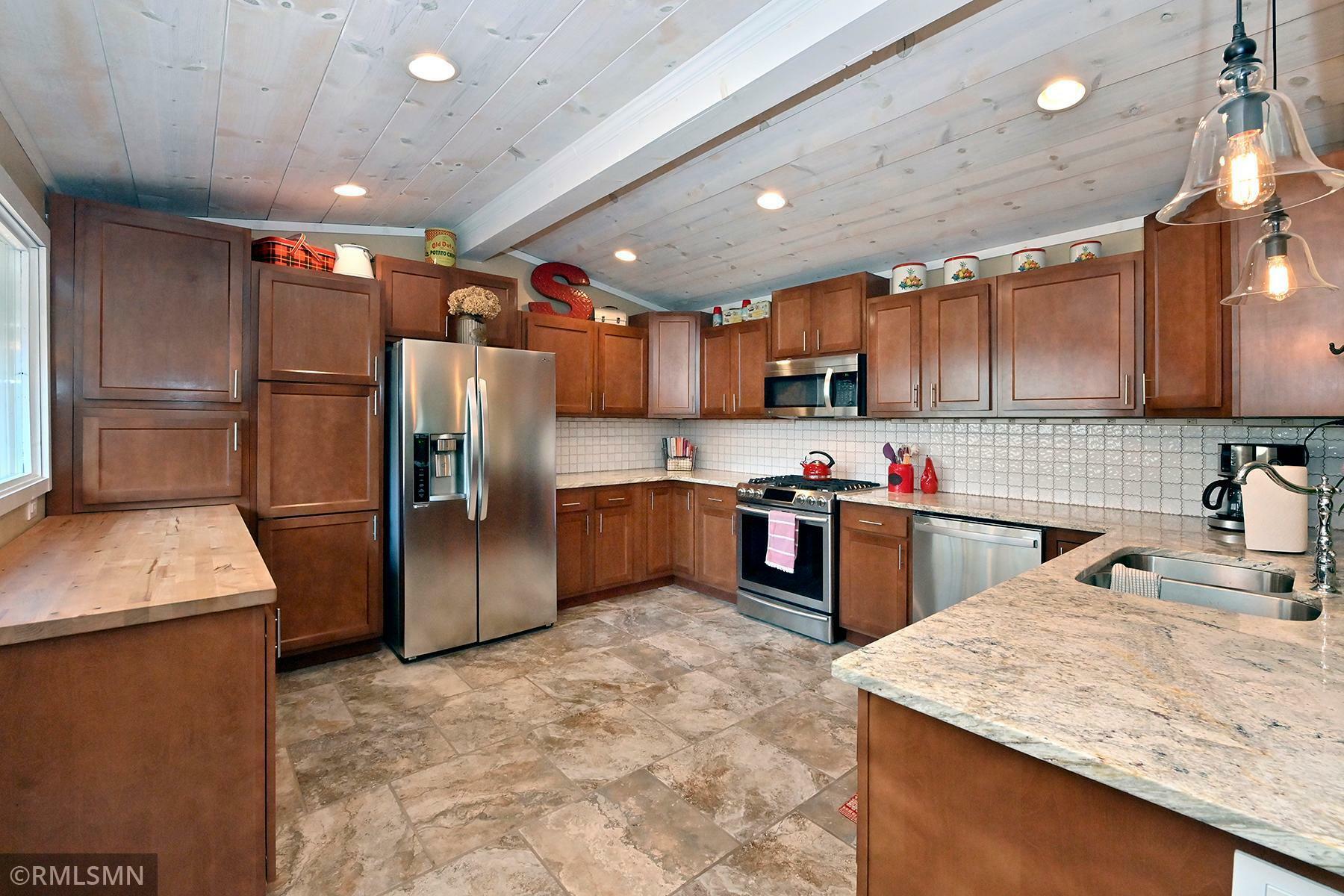 Property Photo:  121 Maple Ridge Drive  MN 55328 