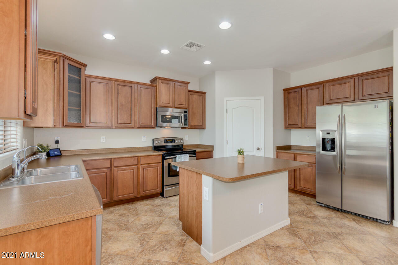 Property Photo: 4498 E Trigger Way AZ 85297