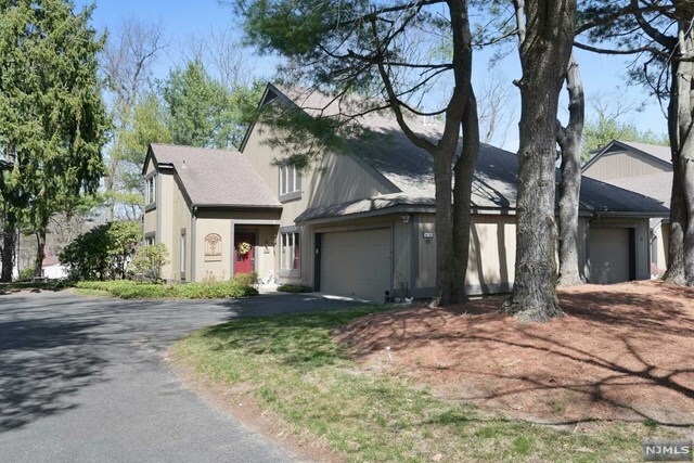 Property Photo:  416D Bromley Place  NJ 07481 