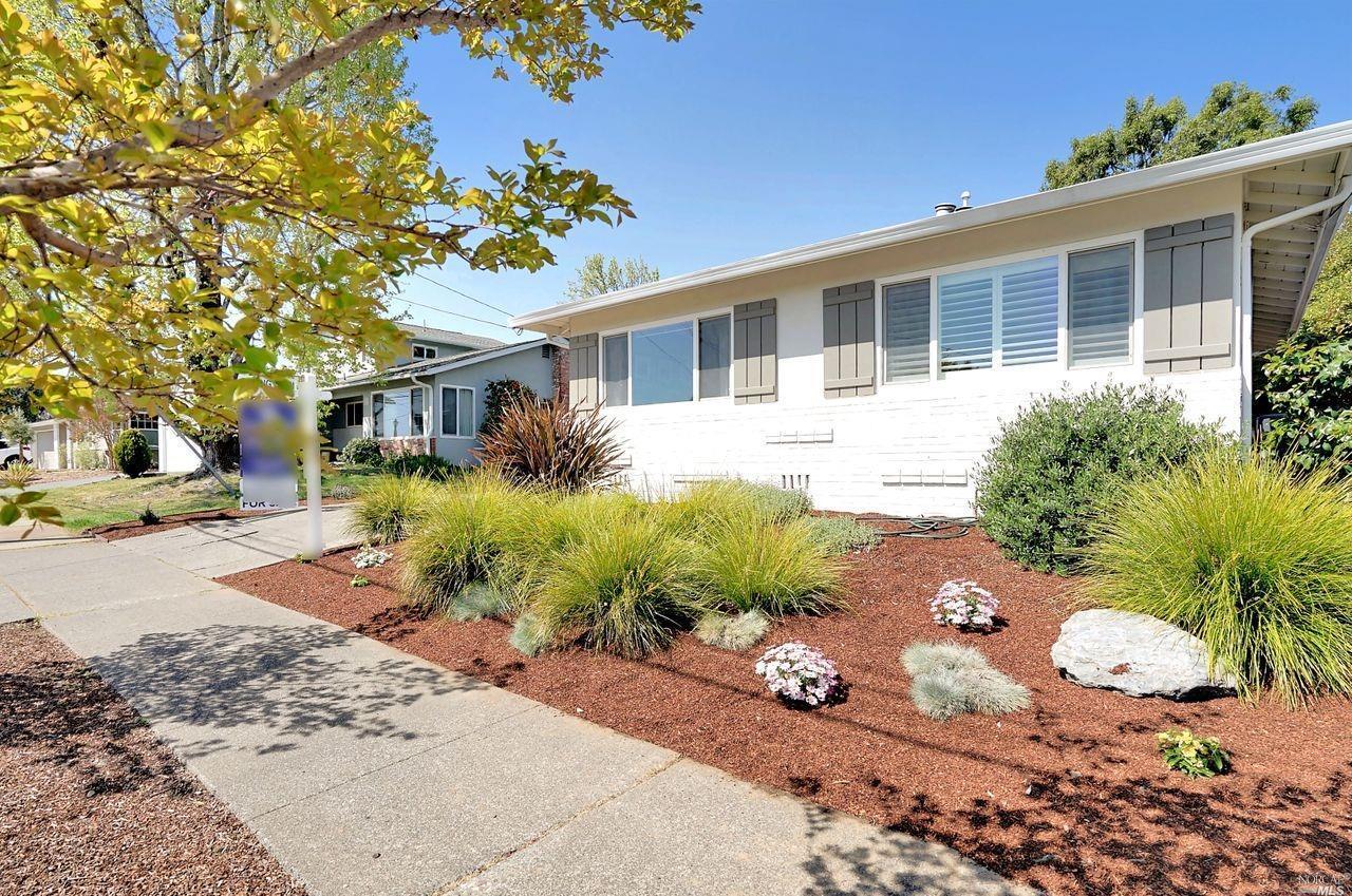 Property Photo:  949 Las Pavadas Avenue  CA 94903 