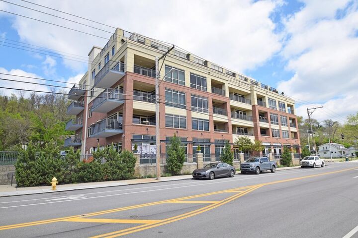 2260 Riverside Dr 502  Cincinnati OH 45202 photo