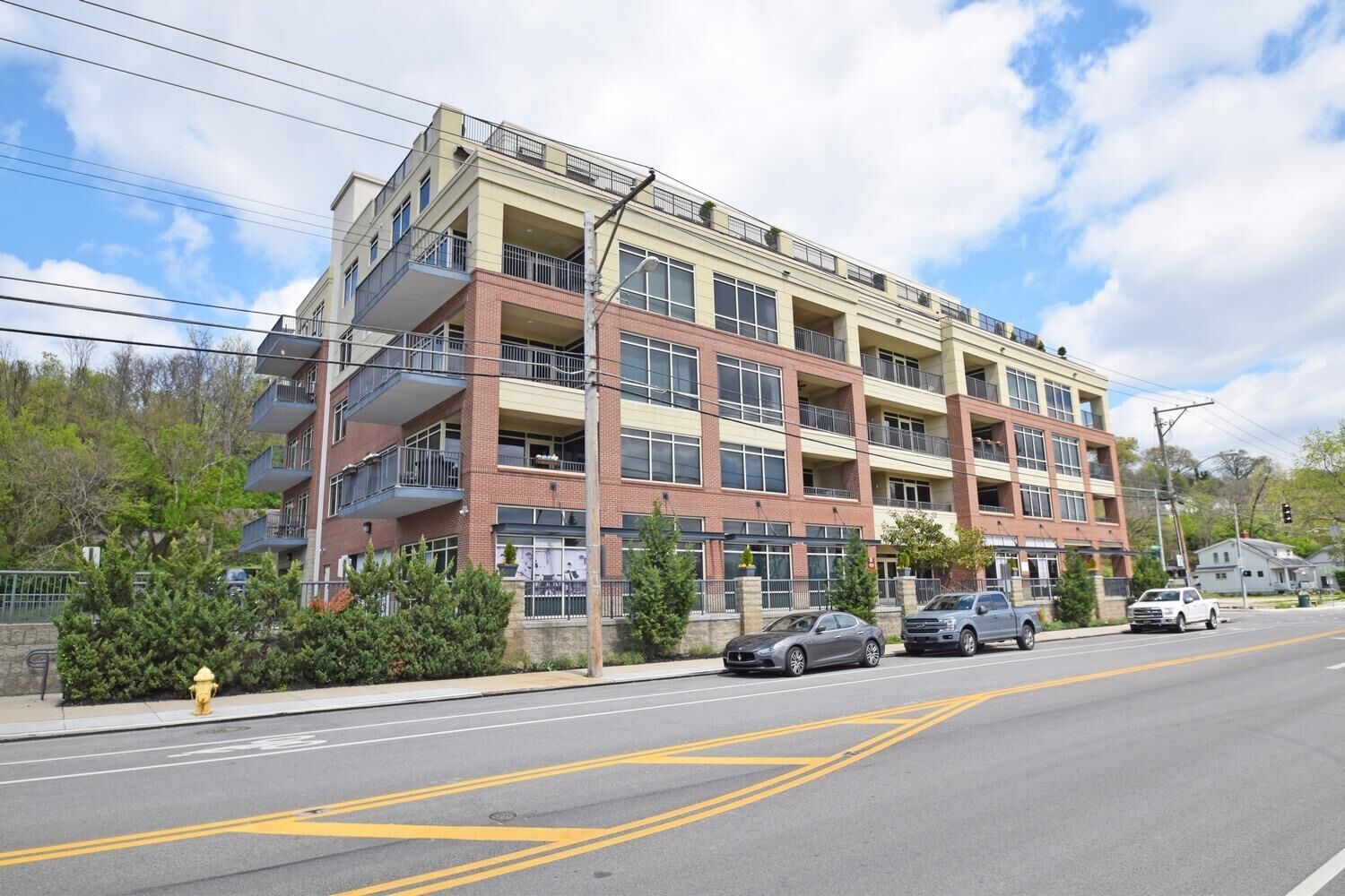 Property Photo: 2260 Riverside Dr 502 OH 45202