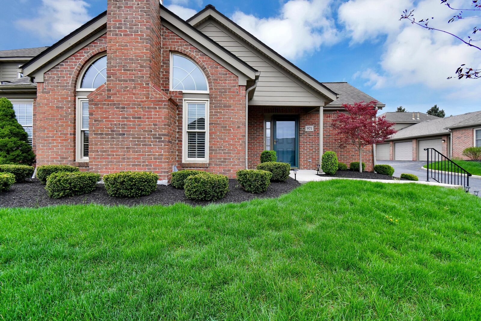 Property Photo: 971 Village Brook Way OH 43235