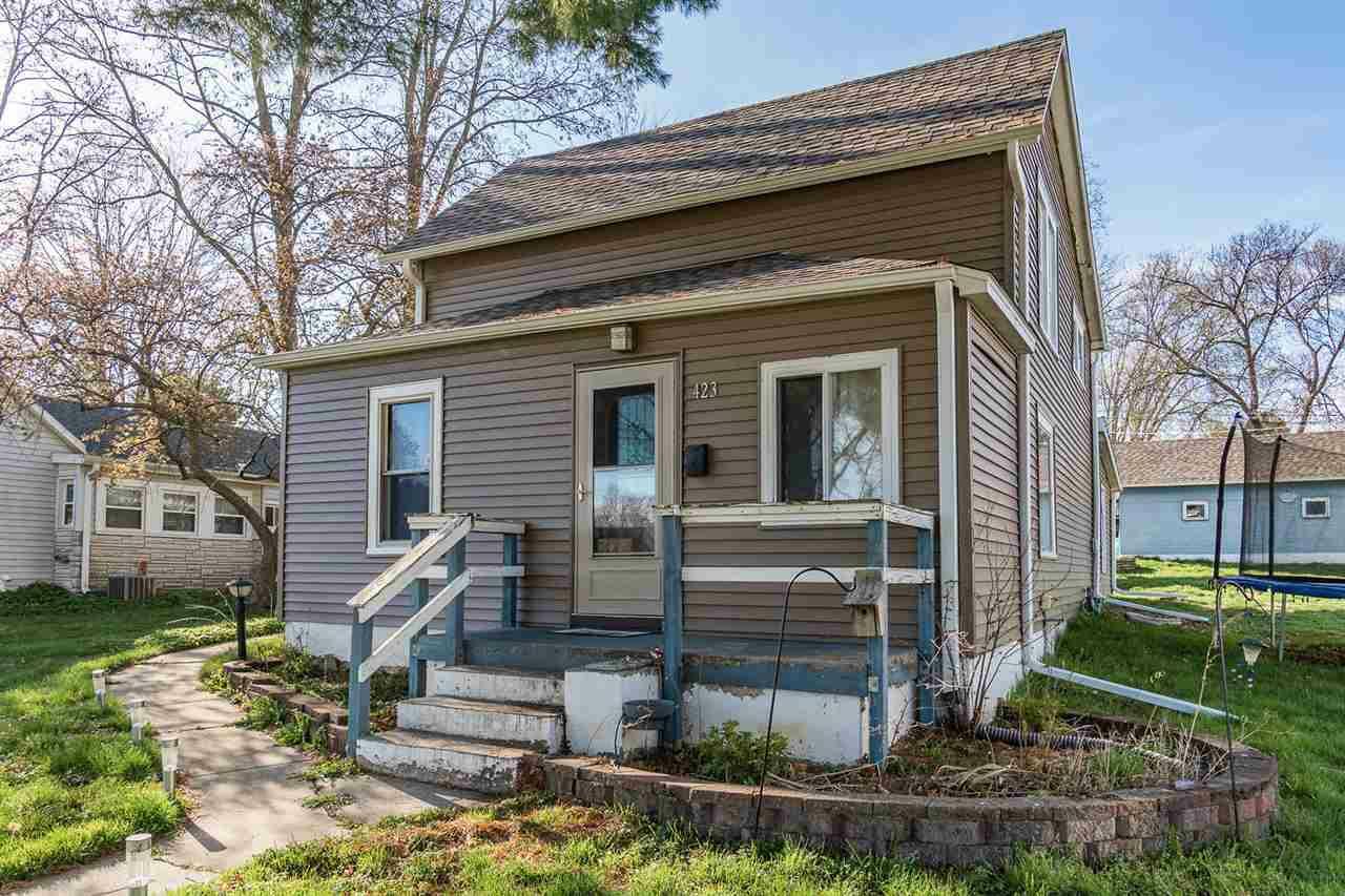 Property Photo:  423 Mulberry St  WI 53913 