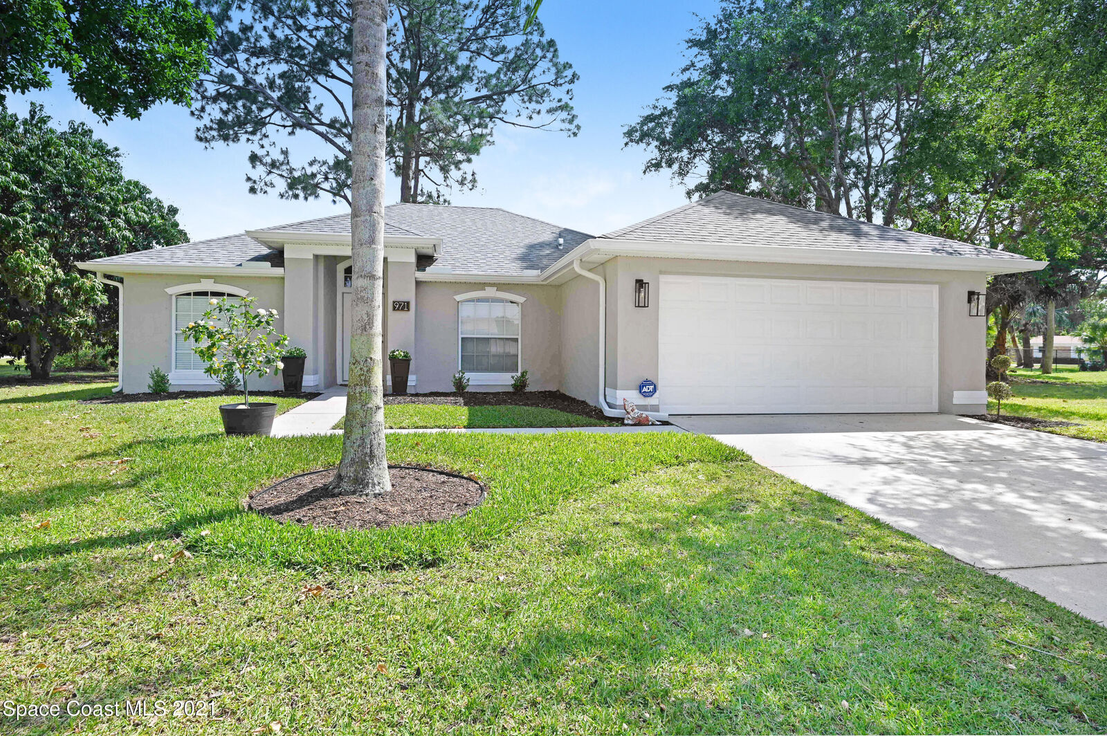 Property Photo: 971 Pineland Drive FL 32955