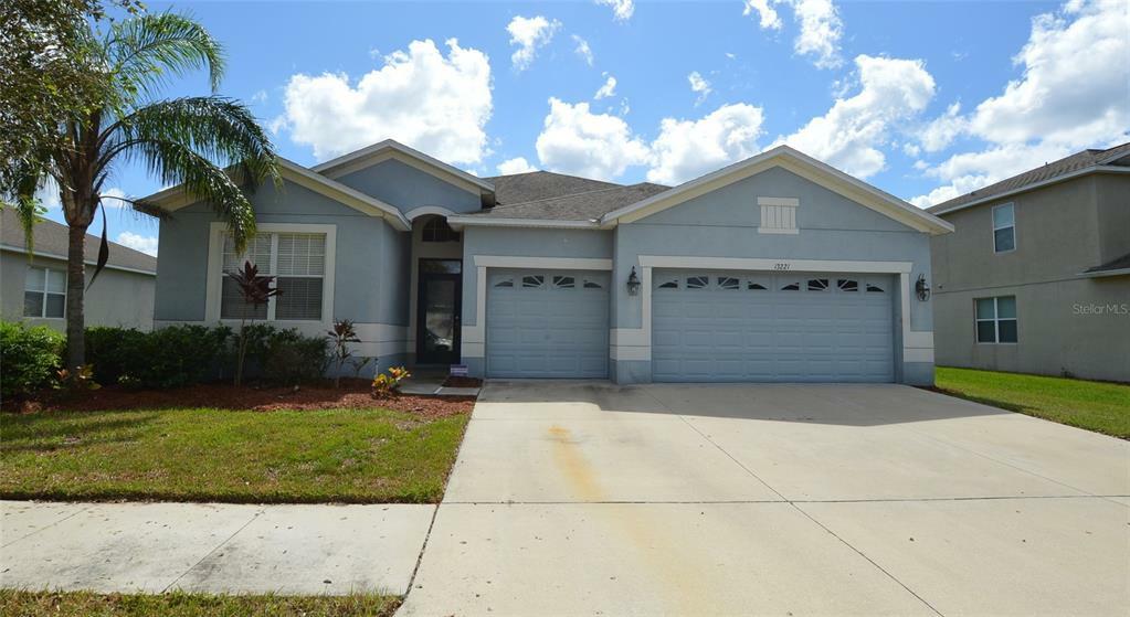 Property Photo:  13221 Graham Yarden Drive  FL 33579 