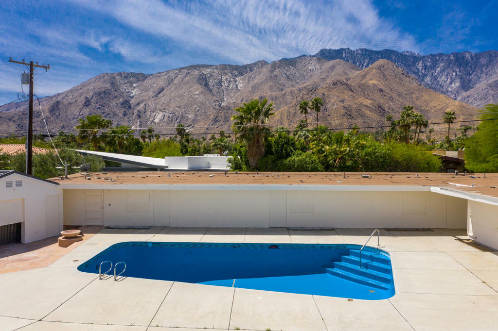 Property Photo:  2249 N Palm Canyon Drive  CA 92262 