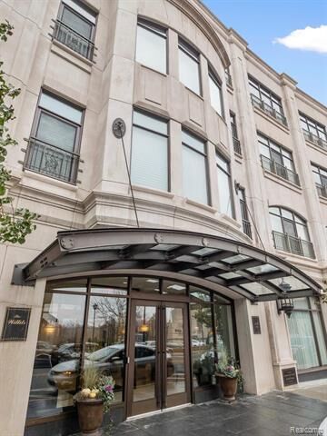 Property Photo:  111 Willits St Apt 401  MI 48009