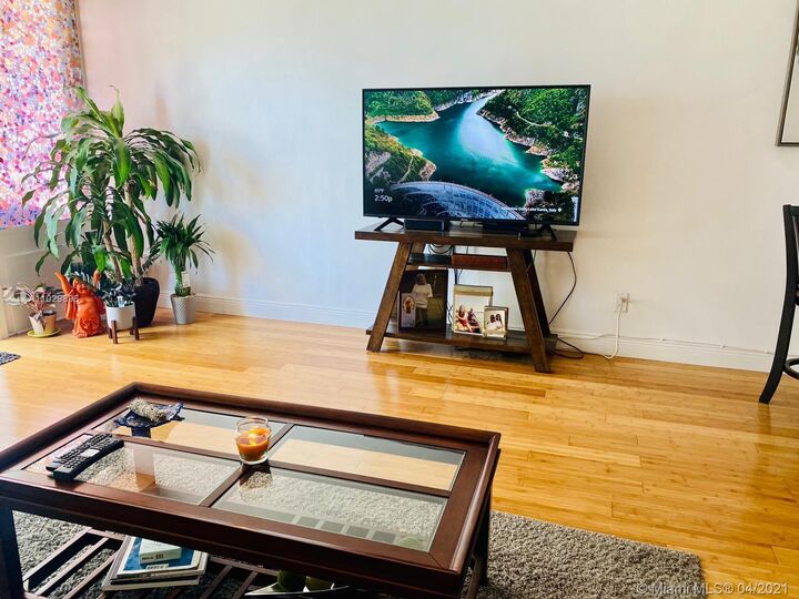 Property Photo:  1430 Brickell Bay Dr 407  FL 33131 