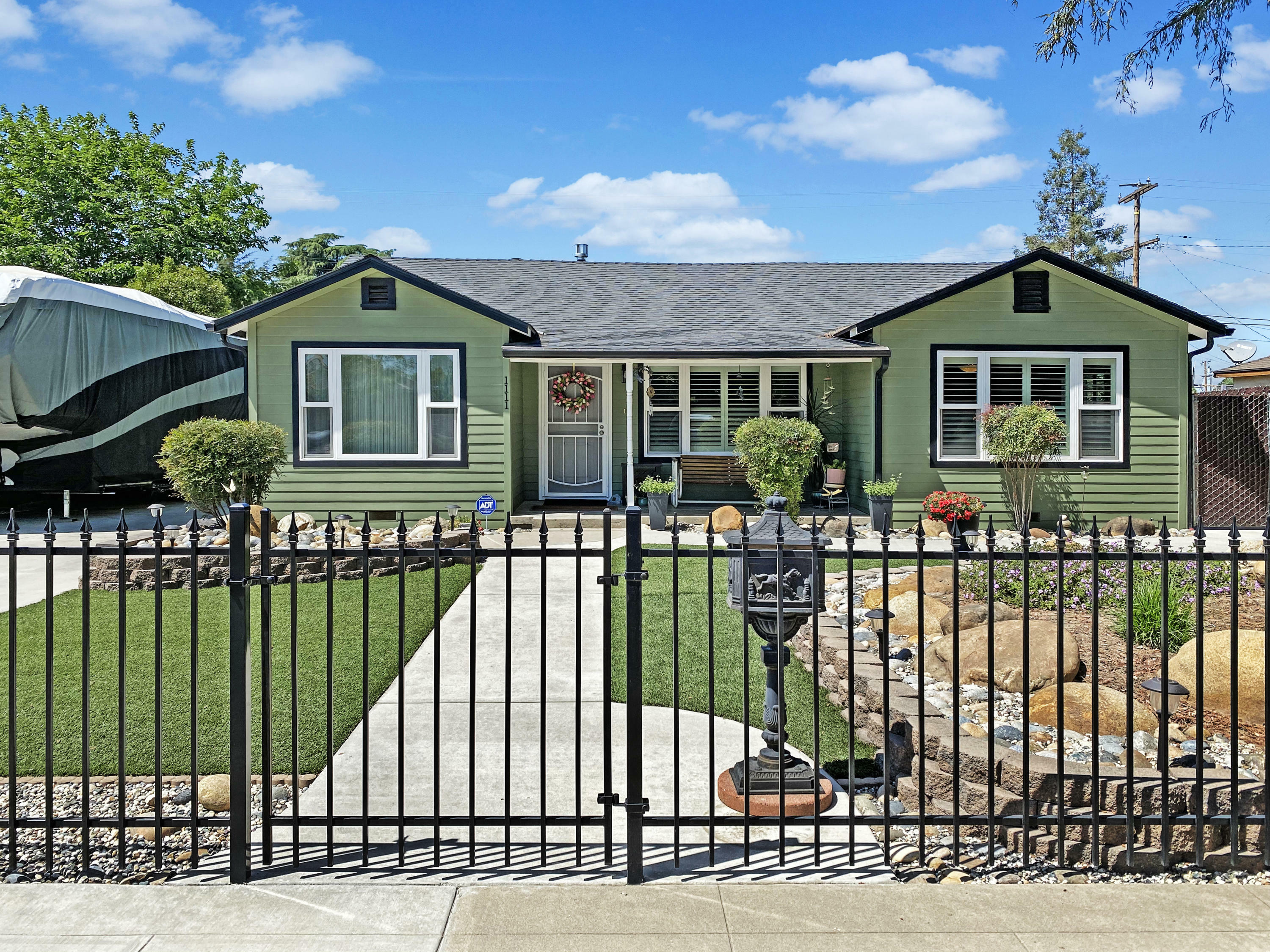 Property Photo:  1111 N Stevenson Street  CA 93291 