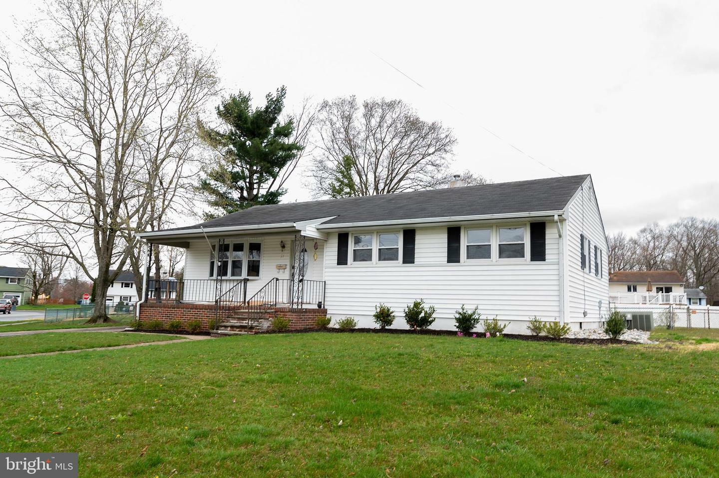 Property Photo:  21 Sycamore Drive  NJ 08016 