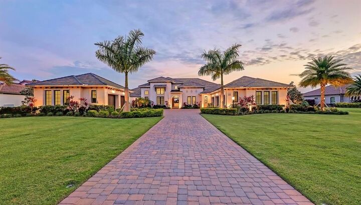 Property Photo:  8486 Lindrick Lane  FL 34202 