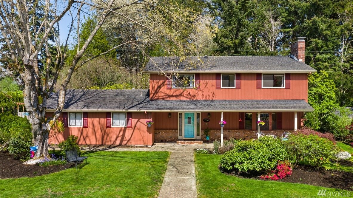 Property Photo:  1330 11th Ct SW  WA 98502 