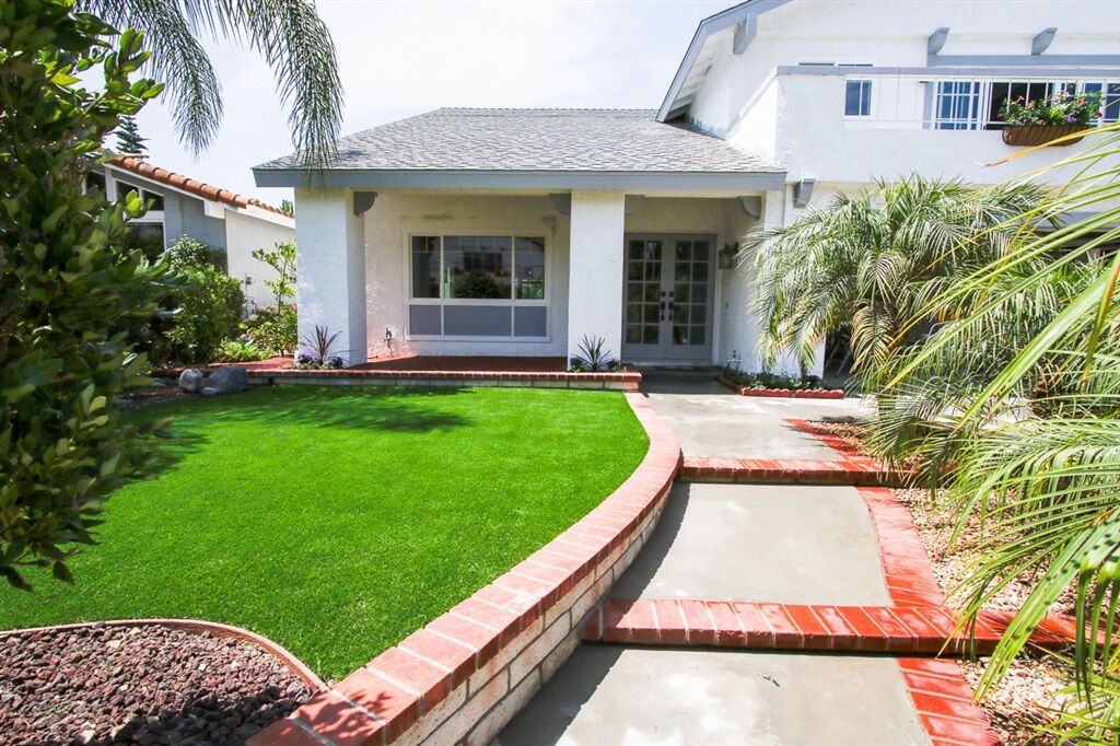 Property Photo:  348 Avenida De Las Rosas  CA 92024 