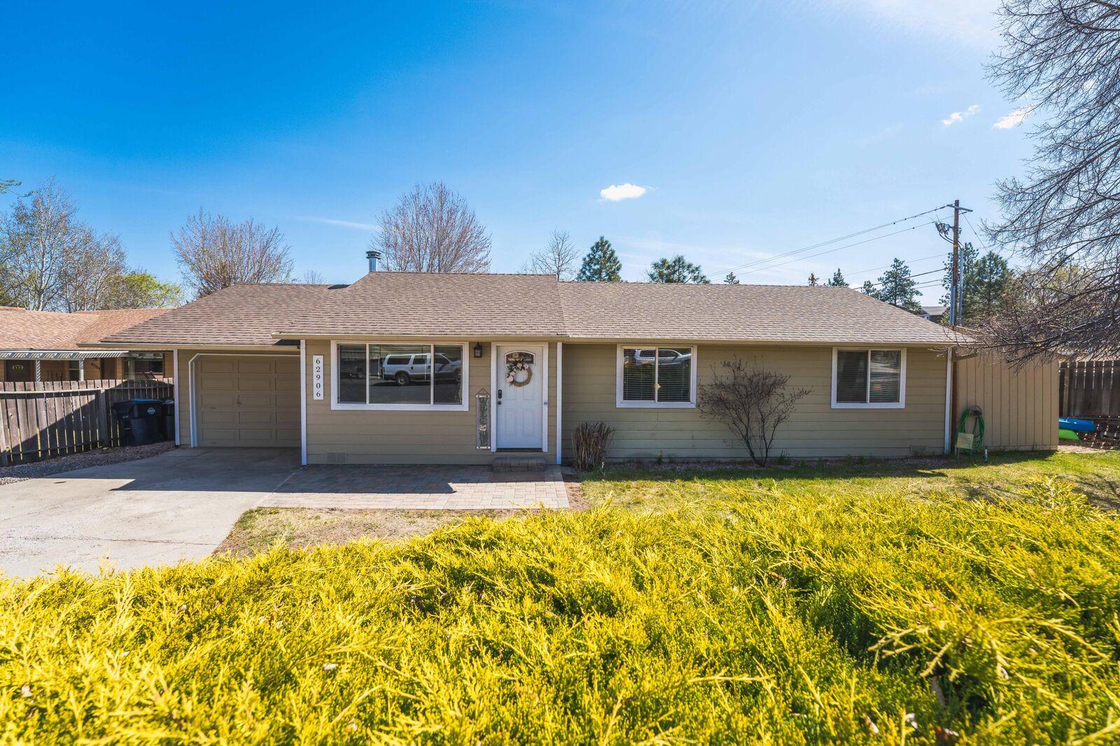 Property Photo: 62906 Nasu Park Loop OR 97701