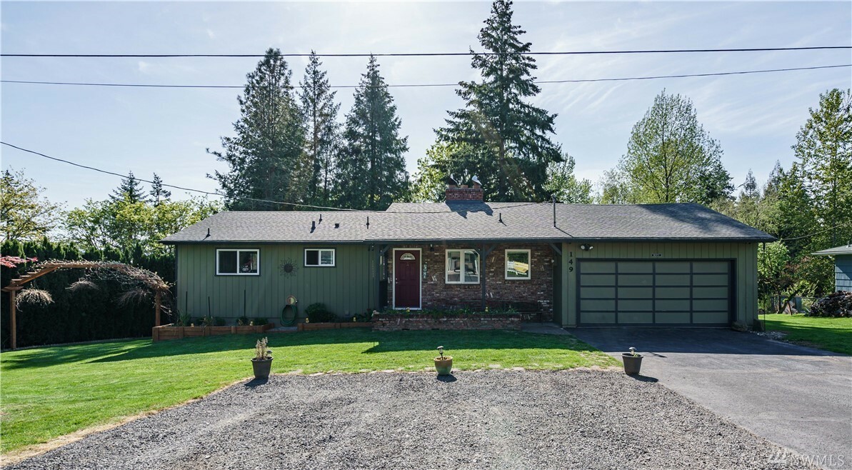 Property Photo:  149 S Vista Wy  WA 98626 