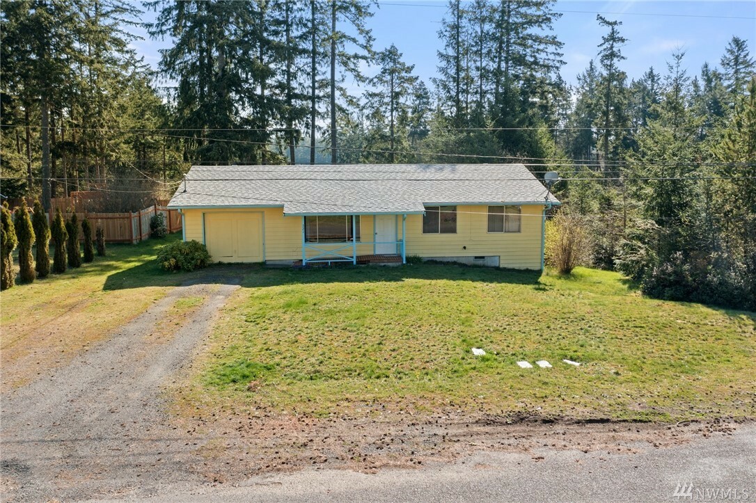 Property Photo:  321 E Woodland Dr  WA 98584 