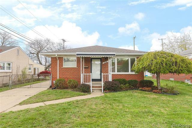 Property Photo: 7220 E Frumin Court MI 48185