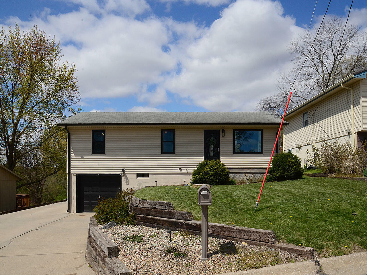 Property Photo:  304 N Elm  Street  IA 51534 