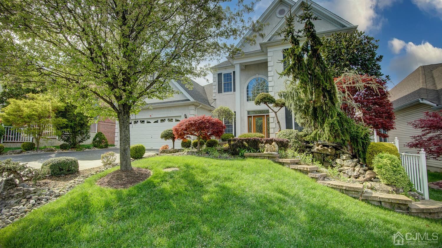 Property Photo:  10 Winnie Palmer Court  NJ 08831 