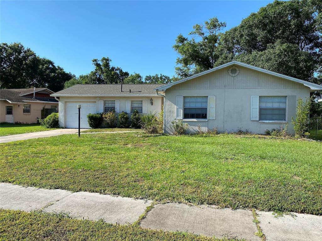 Property Photo:  616 Huntington Street  FL 33511 