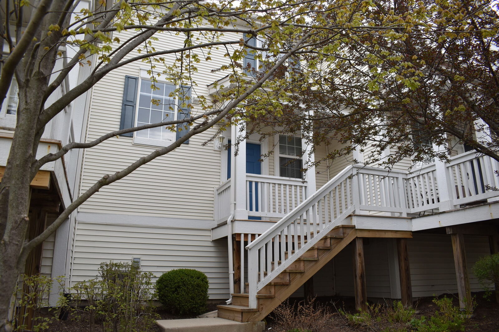 Property Photo: 1480 Cambria Drive 5 IL 60115